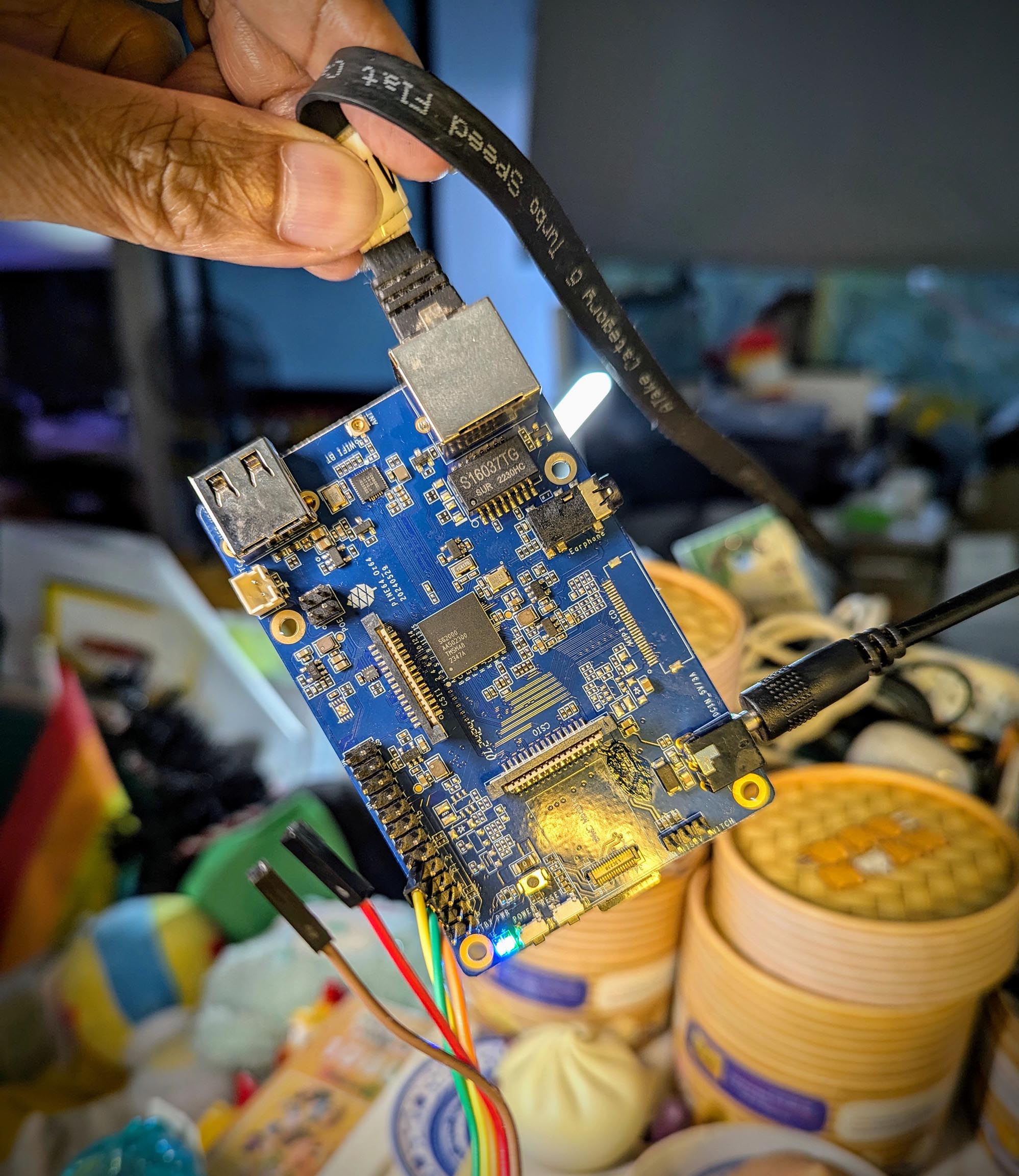 PINE64 Oz64 SG2000 RISC-V SBC)