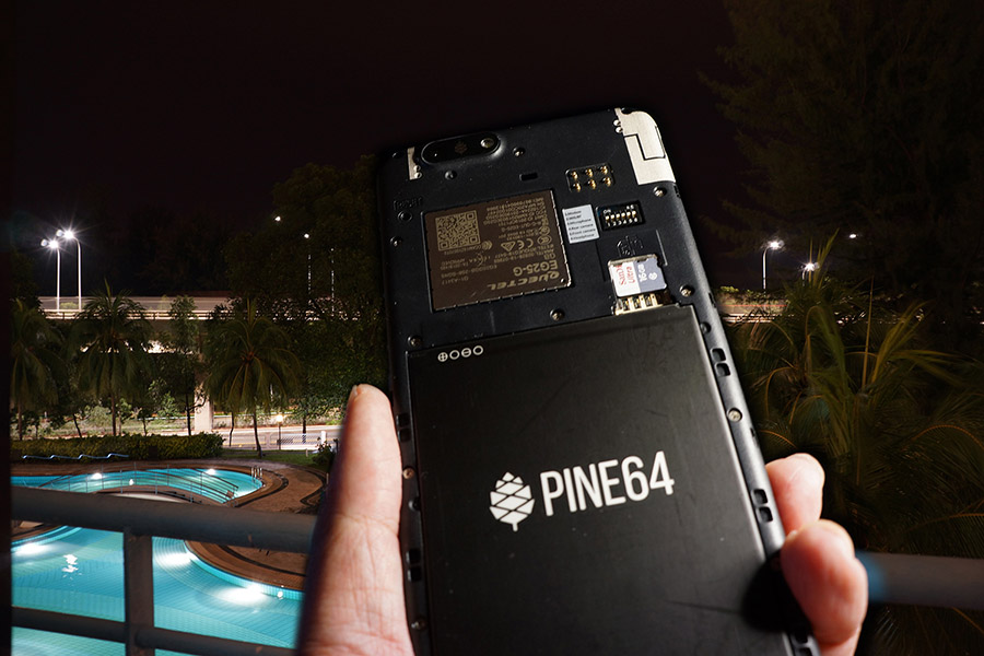 How we insert a MicroSD Card into PinePhone at night